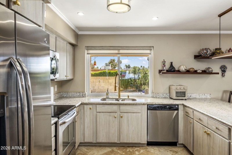 21-web-or-mls-D46A2305