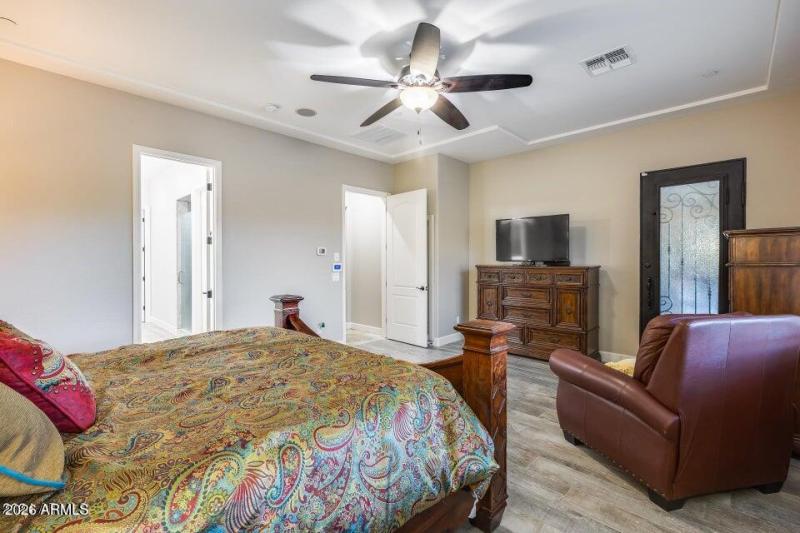 20251221160454910940000000-o