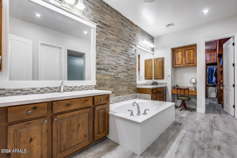 20251221160454966472000000-o