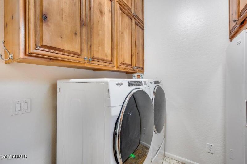 20251221160455605511000000-o