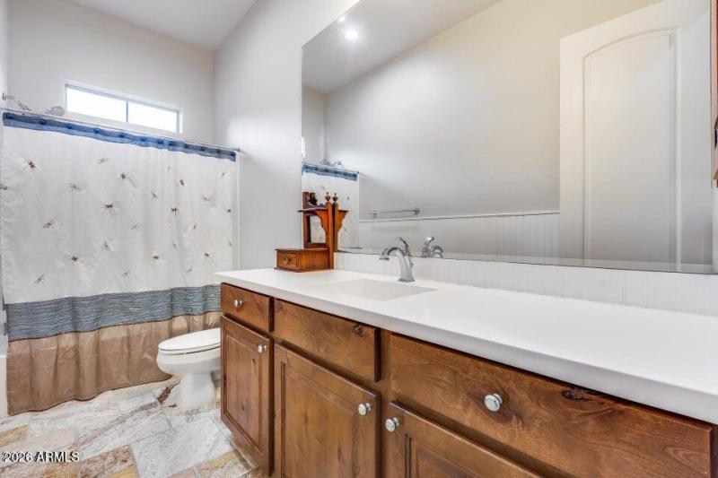 20251221160455803537000000-o