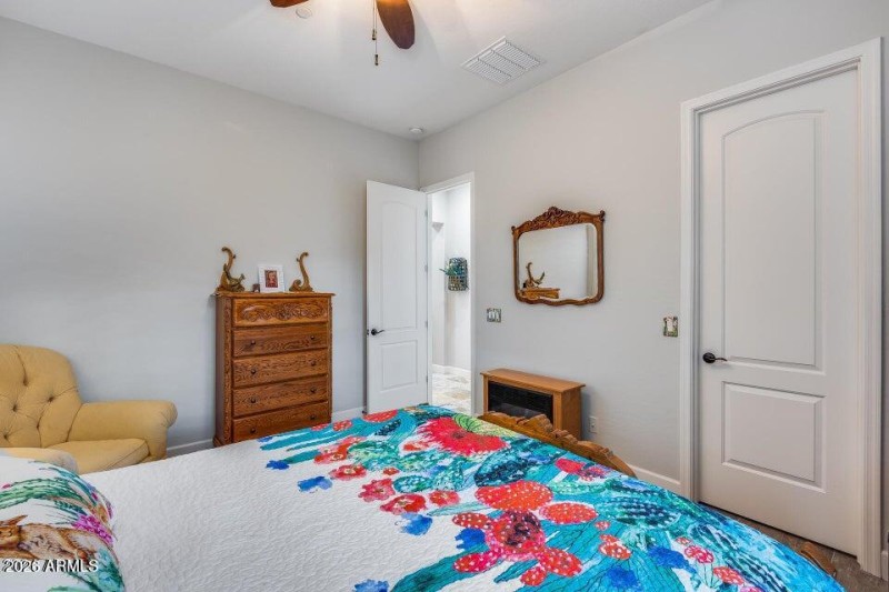 20251221160455904918000000-o