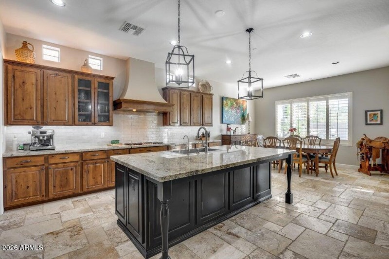 20251221160541700702000000-o