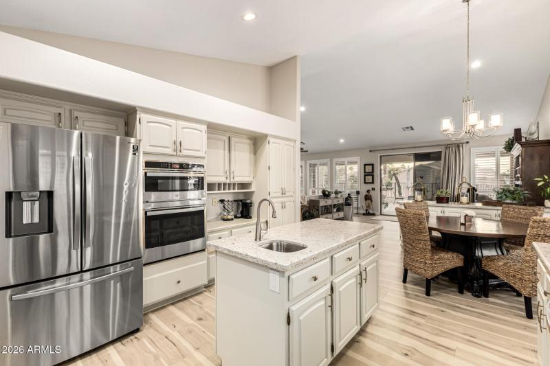 Island with prep sink