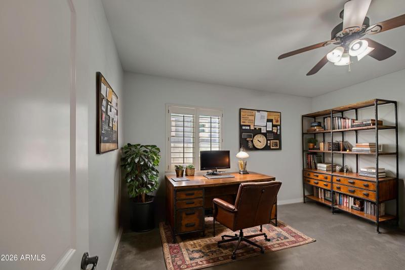 Bedroom-3-pic-1 - Home Office - Industri