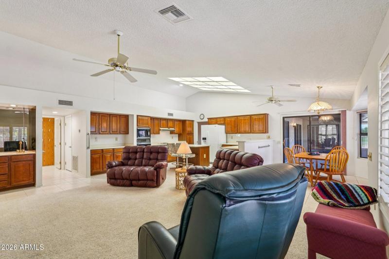 10-web-or-mls-W Springdale Dr-S2302-010