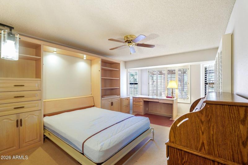 25-web-or-mls-W Springdale Dr-S2302-025