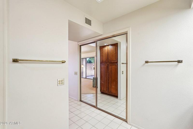 37-web-or-mls-W Springdale Dr-S2302-037