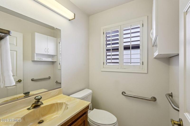 40-web-or-mls-W Springdale Dr-S2302-040