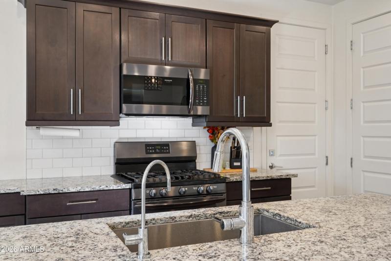 13-print-N 10th St-S2302-016