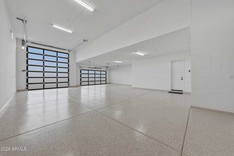 B (48) Model RV Garage