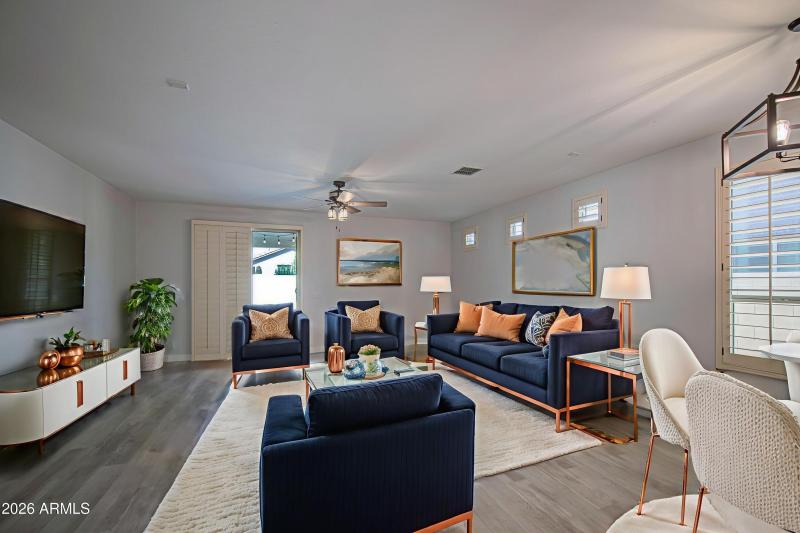 Family-Room-4 - Living Room - Modern - 6