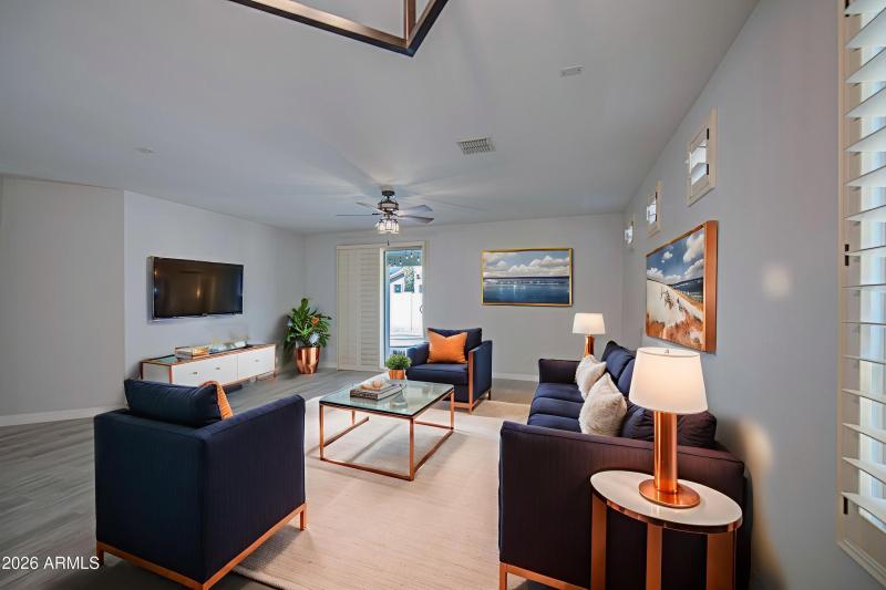 Family-Room-3 - Living Room - Modern - 7