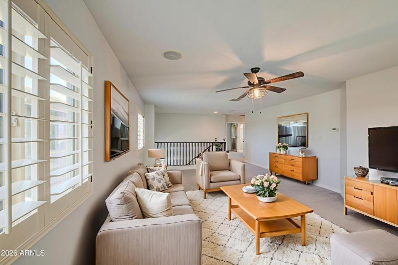 Loft-2 - Living Room - Scandinavian - 12