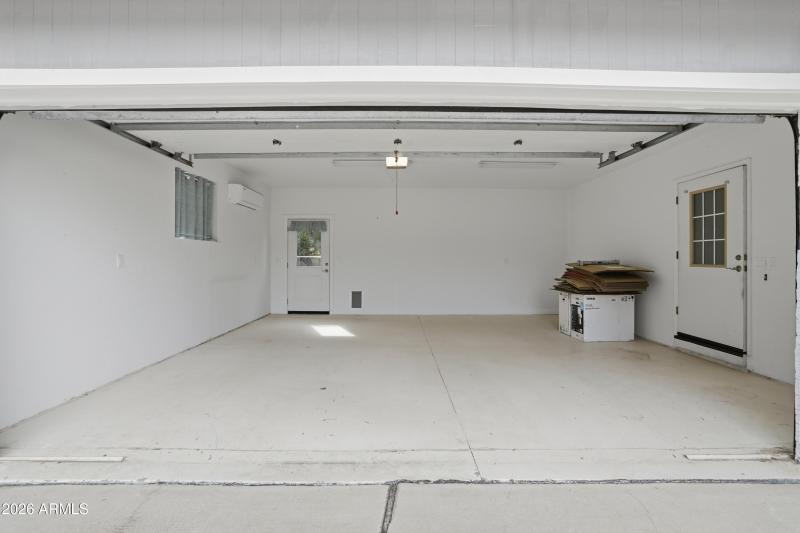 GARAGE WITH MINI SPLIT