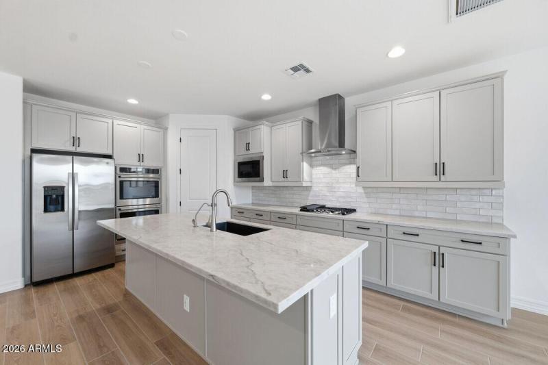 hj-az-phoenix-asante-passage-yellowstone