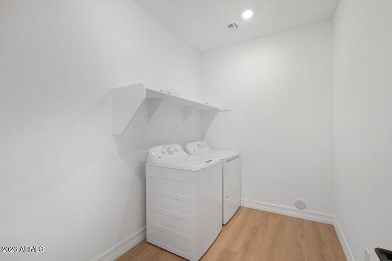 hj-az-phoenix-asante-passage-yellowstone