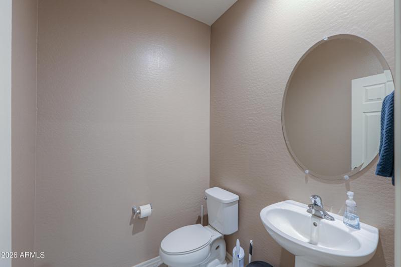 43653 W CYPRESS Lane