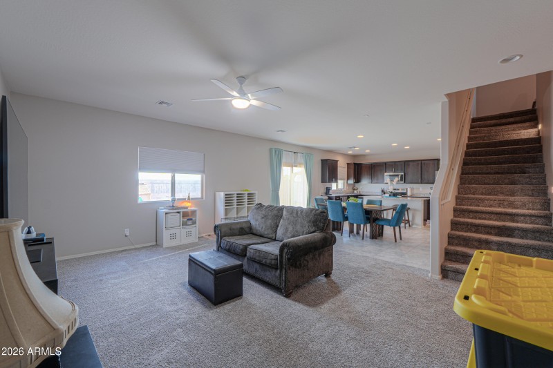 43653 W CYPRESS Lane