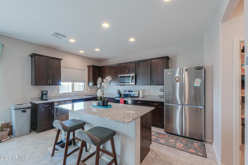 43653 W CYPRESS Lane