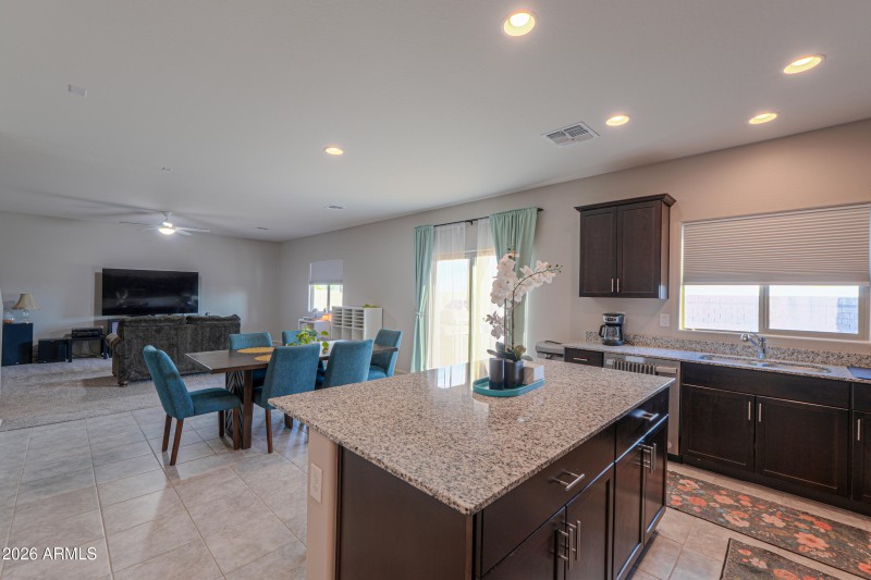 43653 W CYPRESS Lane