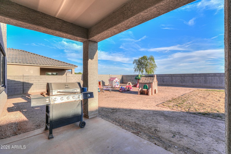 43653 W CYPRESS Lane