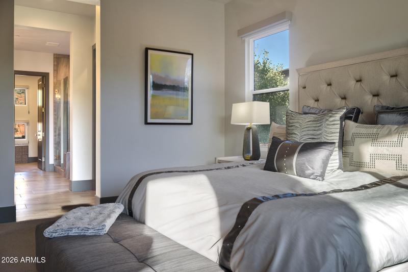 6 MAIN BEDRM SUITE (1)