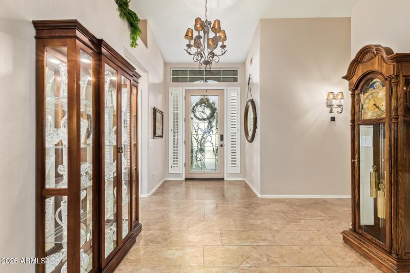 7184 Foothill Dr - 6 - Front Interior En