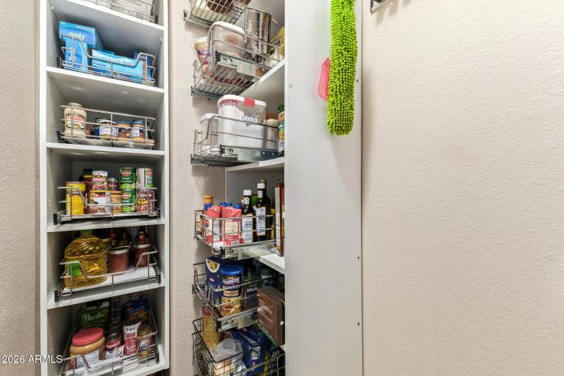 7184 Foothill Dr - 16 - Pantry