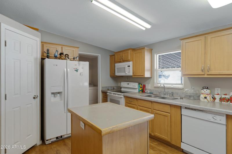 2200 N Delaware Dr-12