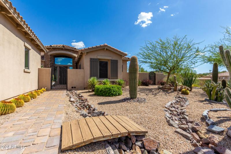 03 - Greythorn 37143