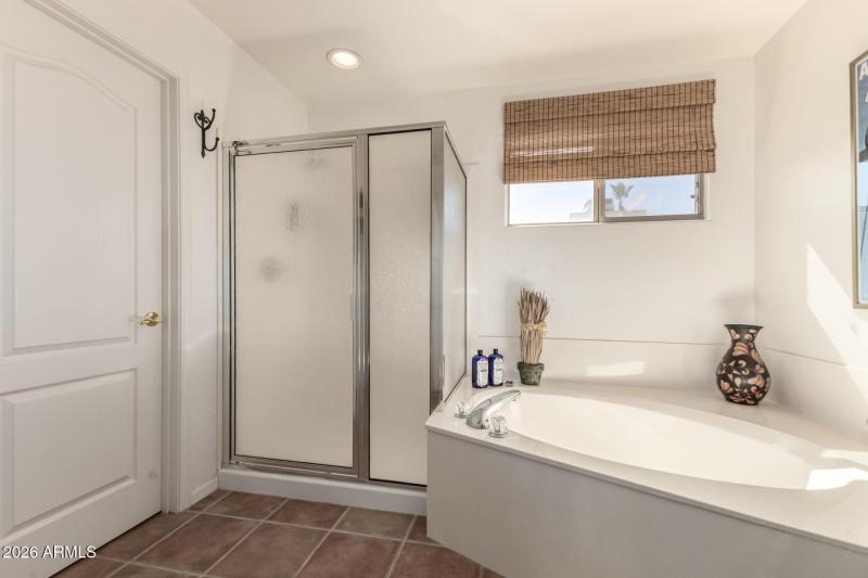 Separate Shower/Tub