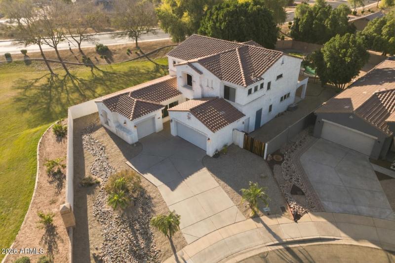 Expansive premium corner lot