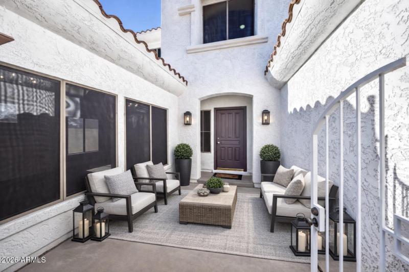 Private luxury courtyard entry