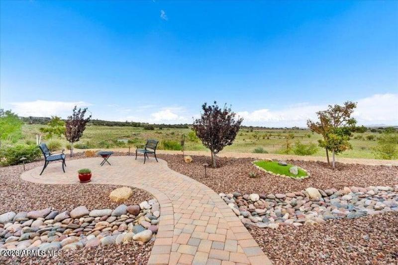 5373 AUTUMN LEAF FRONT PATIO