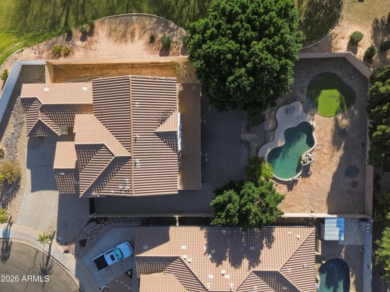 Impressive oversized lot