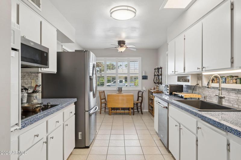 11-web-or-mls-10520-w-white-mountain-rd