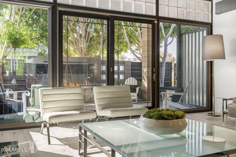 Light & Bright w/ Clerestory Windows