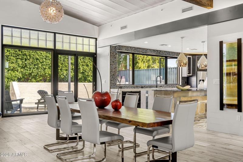 Dining + Indoor/Outdoor Flow