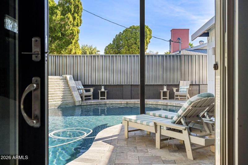 Private Entrance to Backyard