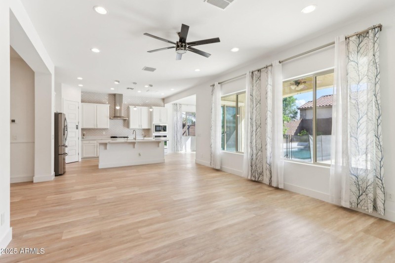 12-web-or-mls-N 34th St-S1410-012 - Copy