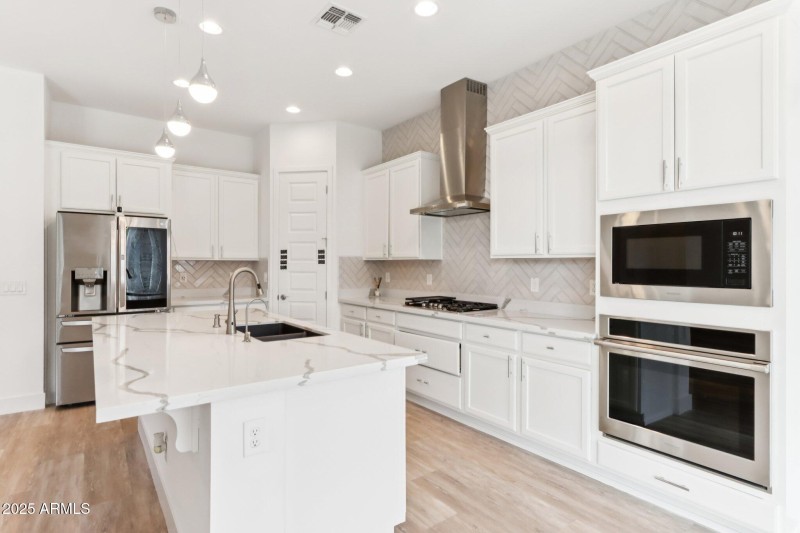 16-web-or-mls-N 34th St-S1410-016 - Copy