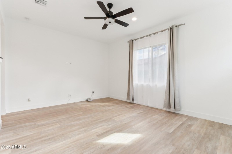 27-web-or-mls-N 34th St-S1410-027 - Copy