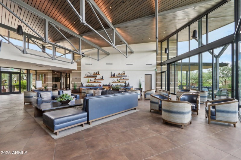 64-web-or-mls-N 34th St-1410-903