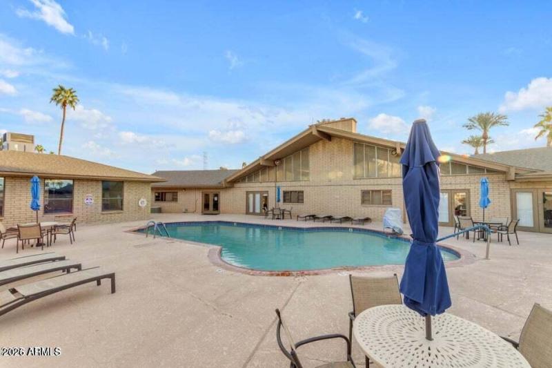 Highlands At Brentwood community pool