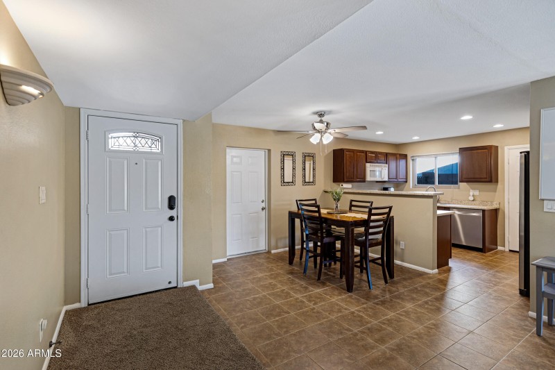 1127 W Grovers Ave-6