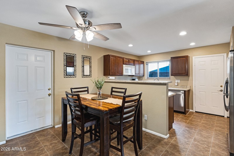 1127 W Grovers Ave-7