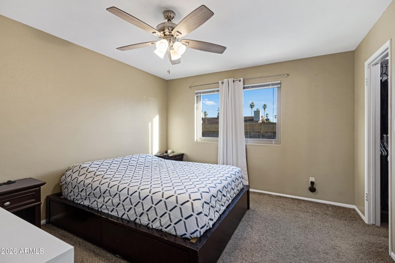 1127 W Grovers Ave-22