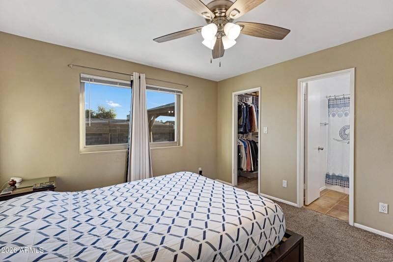 1127 W Grovers Ave-23