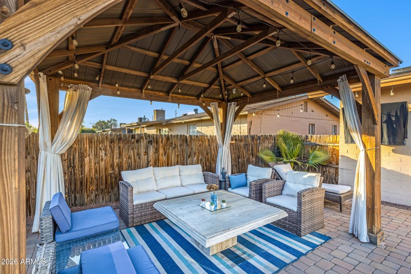 1127 W Grovers Ave-30